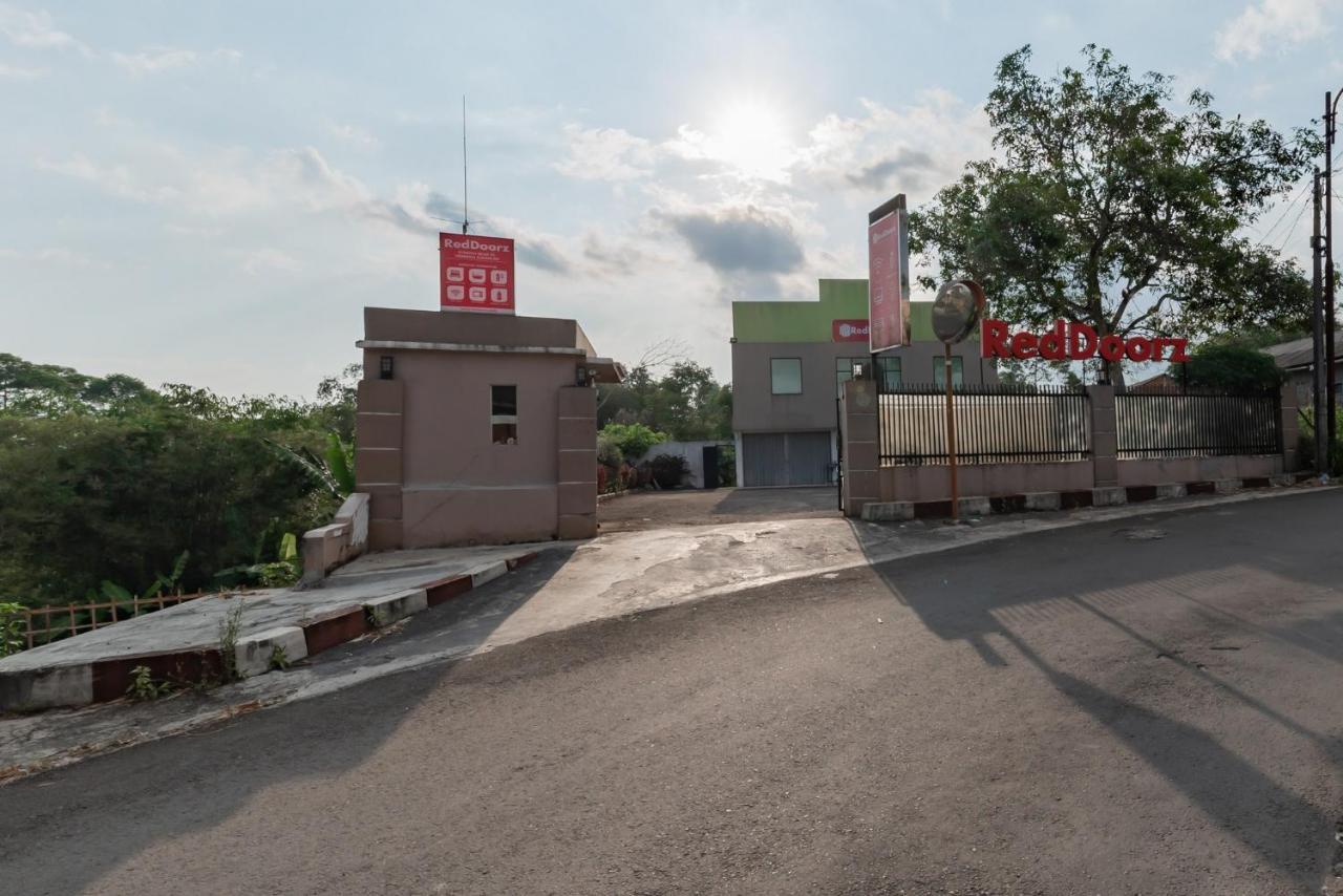 Reddoorz Syariah Near Rs Hermina Sukabumi Dış mekan fotoğraf