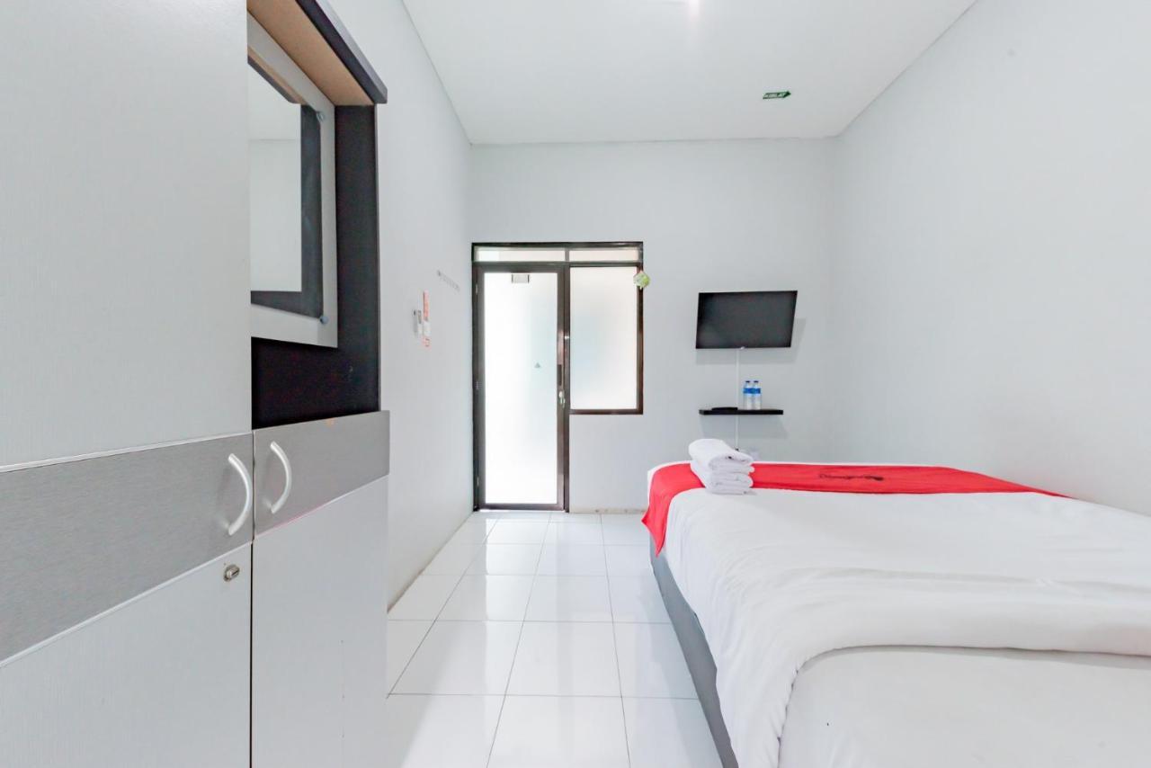 Reddoorz Syariah Near Rs Hermina Sukabumi Dış mekan fotoğraf