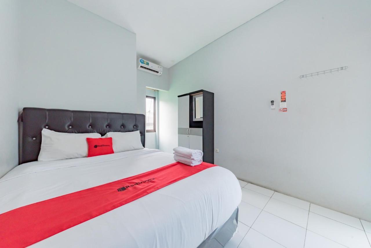 Reddoorz Syariah Near Rs Hermina Sukabumi Dış mekan fotoğraf