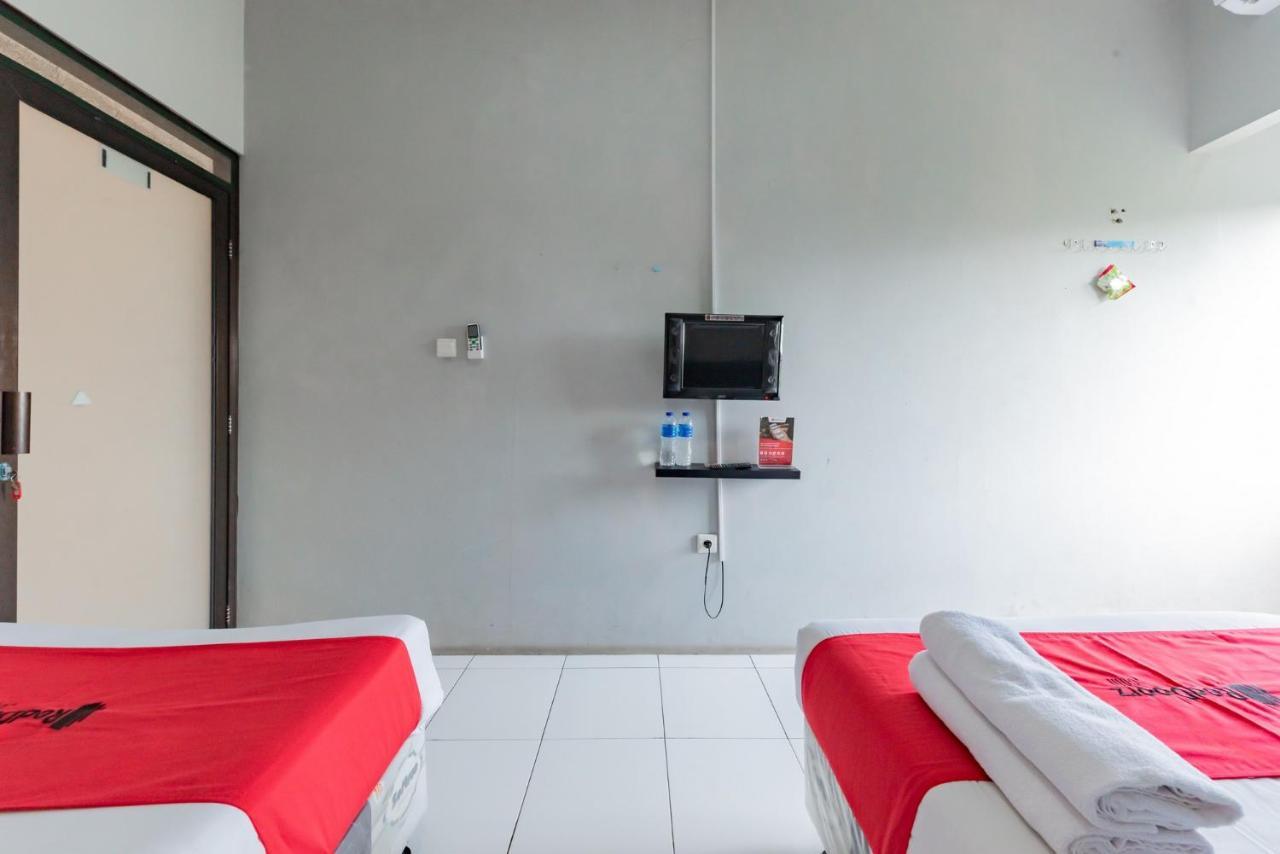 Reddoorz Syariah Near Rs Hermina Sukabumi Dış mekan fotoğraf