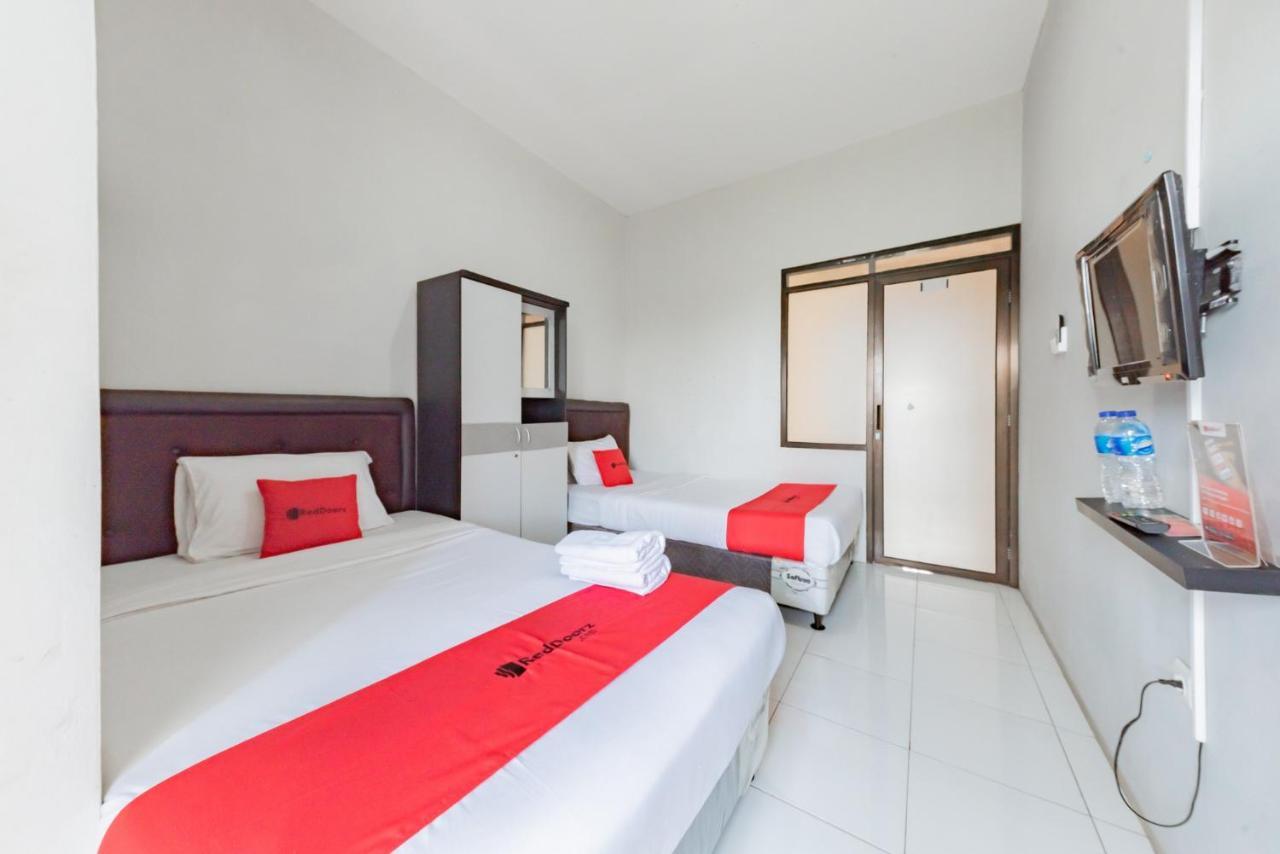 Reddoorz Syariah Near Rs Hermina Sukabumi Dış mekan fotoğraf